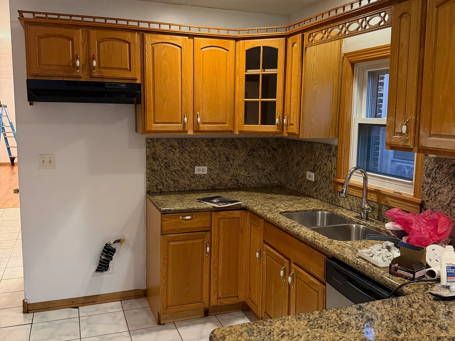 3 bed, $1,975 — Photo 3