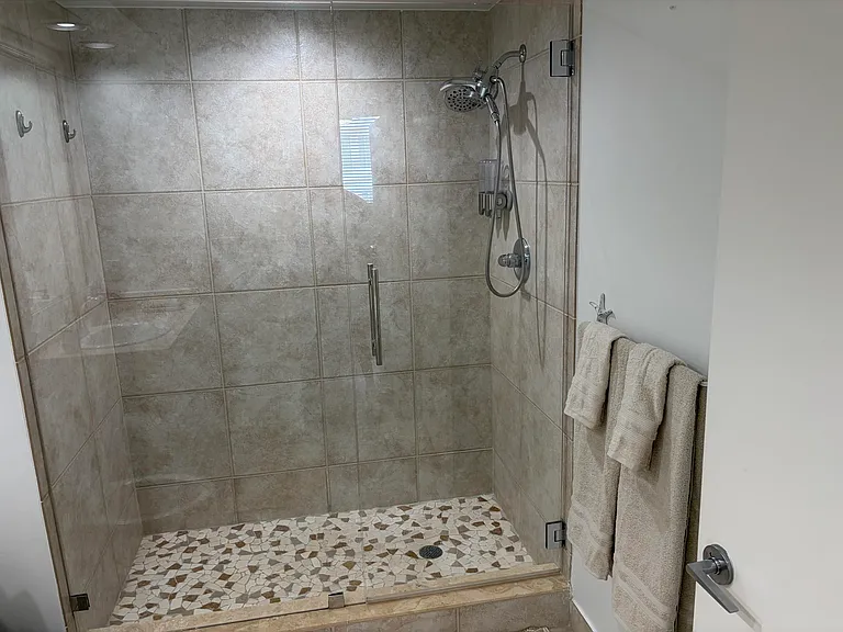 1551 N Flagler Dr #905 — Photo 15