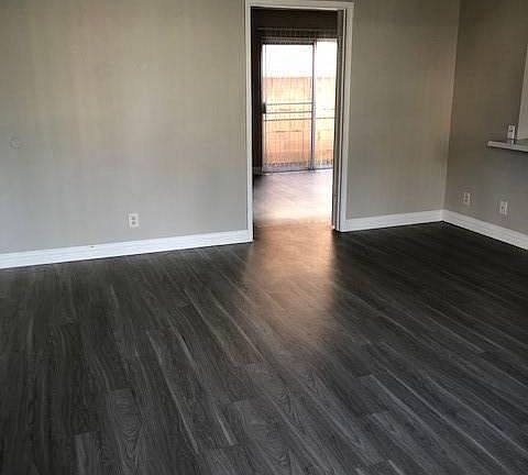 4th image of 961 S Sunshine Ave