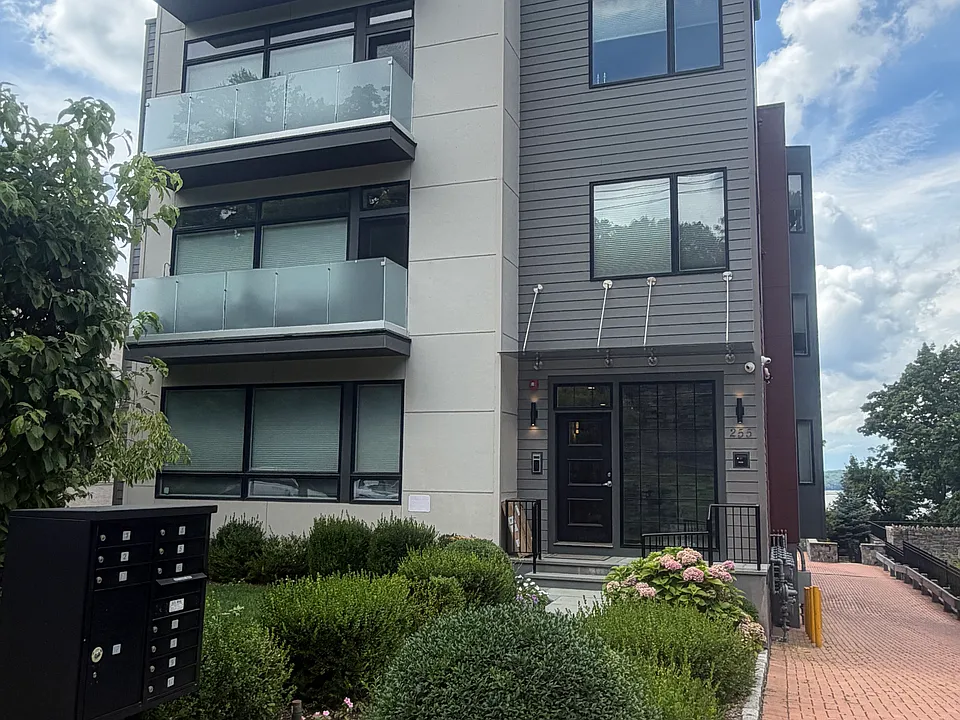 255 Broadway #1