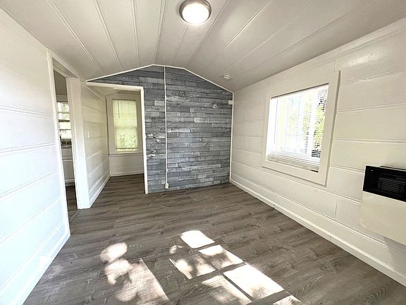 4th image of 14150 Church St #1