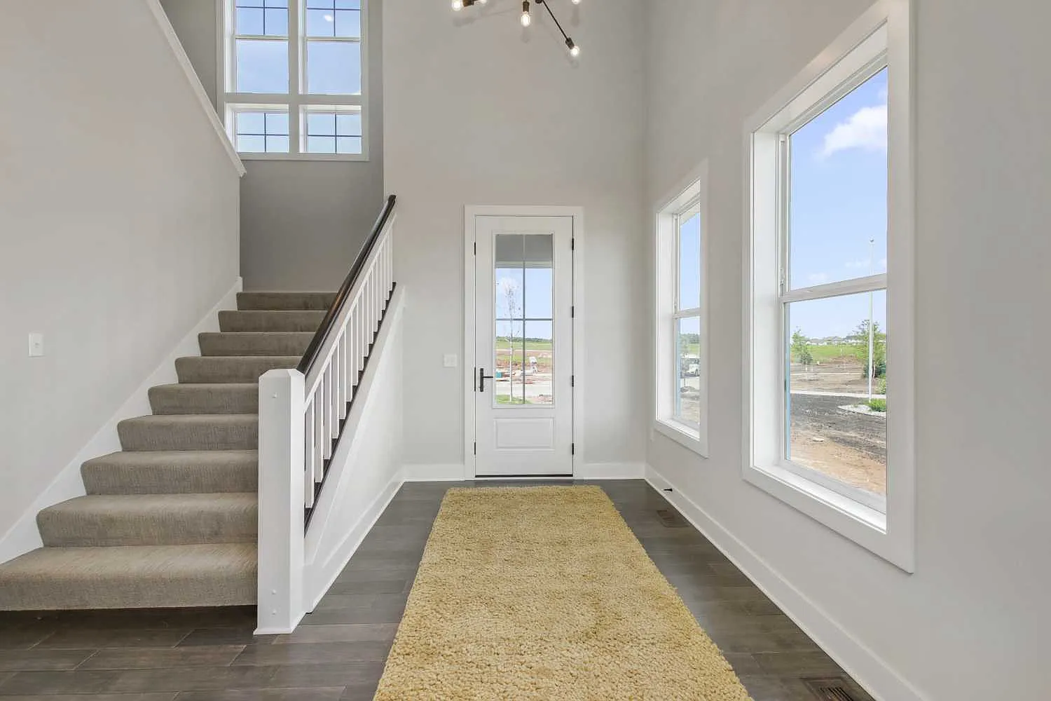 4 bed, 3851 sqft, $5,500 — Photo 3