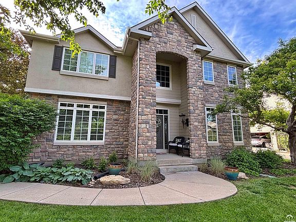 4th image of 219 Earhart Cir