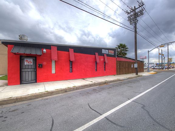 2nd image of 624 W Van Buren Ave
