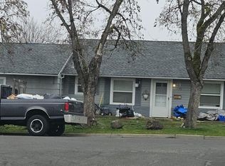 75 S 7th St, Central Pt, OR 97502