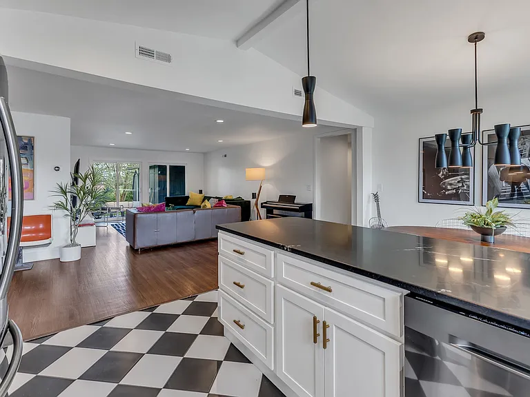 3008 Windemere Cir — Photo 14