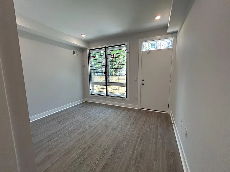 2205 N Franklin St #1 — Photo 7