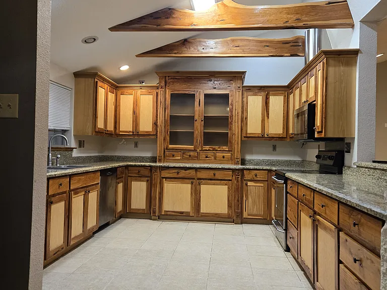 1730 River Rd — Photo 2