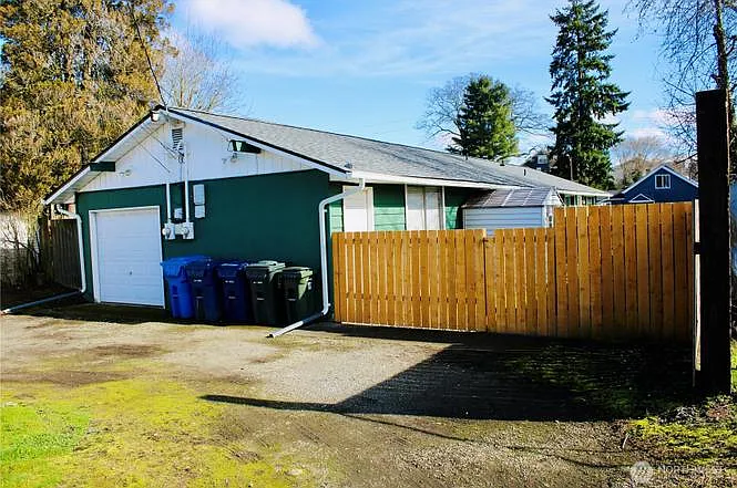 Building Photo - 5416 S Cedar St #A