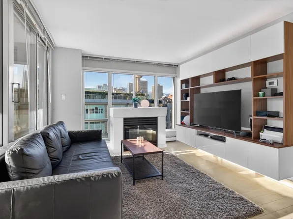 183 Keefer Pl #1201, Vancouver, BC V6B 6B9