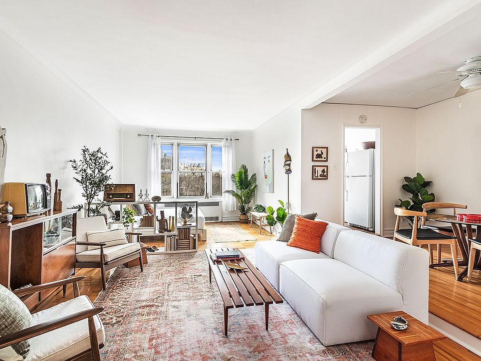 1st image of 60 Plaza St E APT 6G