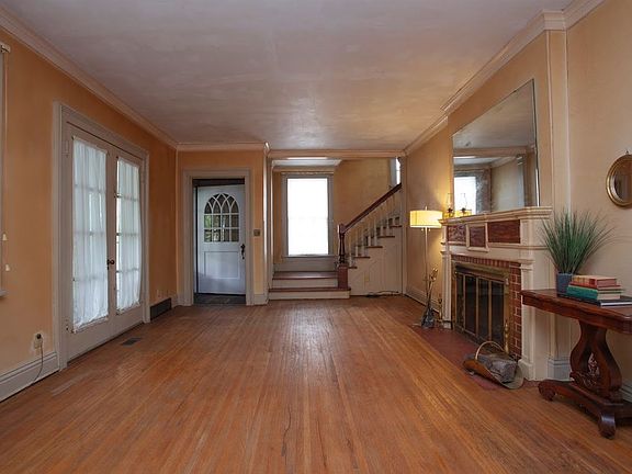 5th image of 714 John St