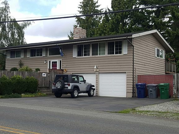 3rd image of 1015 178th St SW