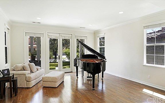 4th image of 29351 Madeira Ln
