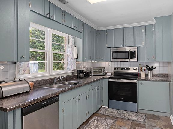 5th image of 1101 Catalpa St