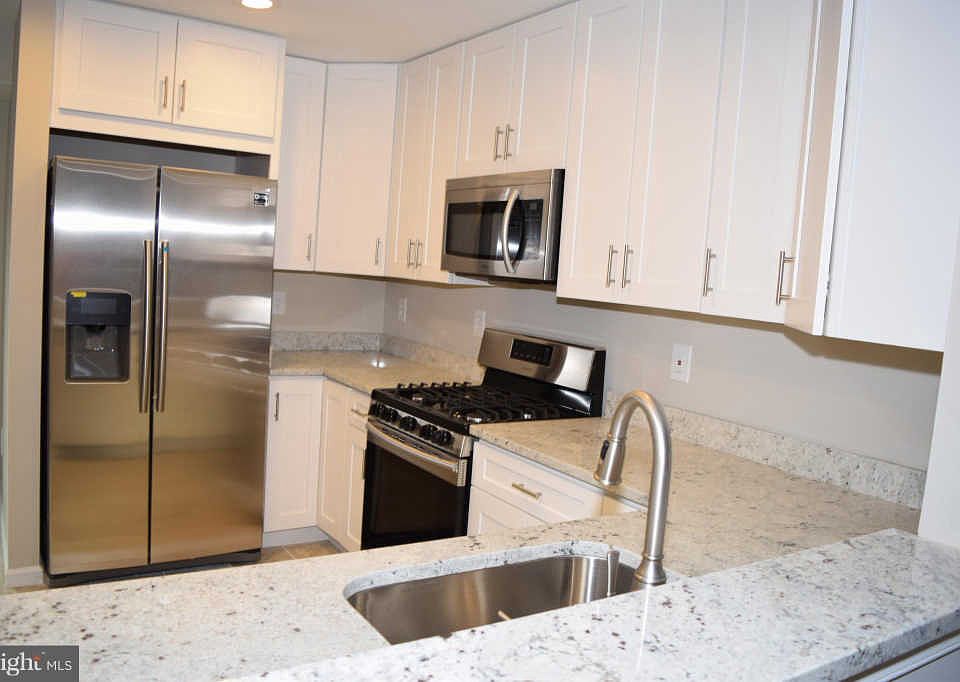 1st image of 8146 Mallard Shore Dr