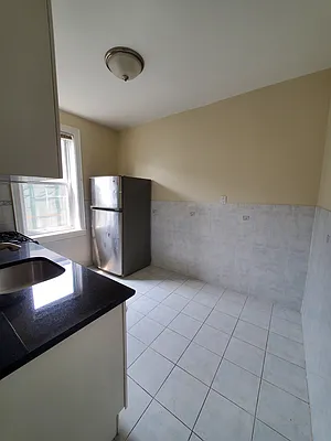 Rented by Highline Residential | media 28