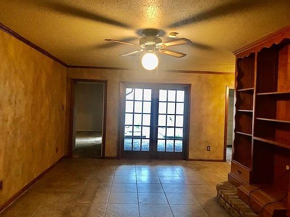 3rd image of 5878 Meadow Way