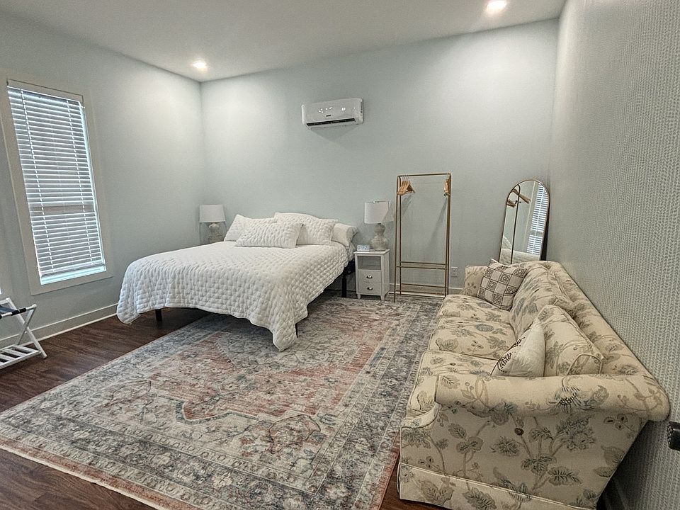 1st image of 1807 Brownsboro Rd #4