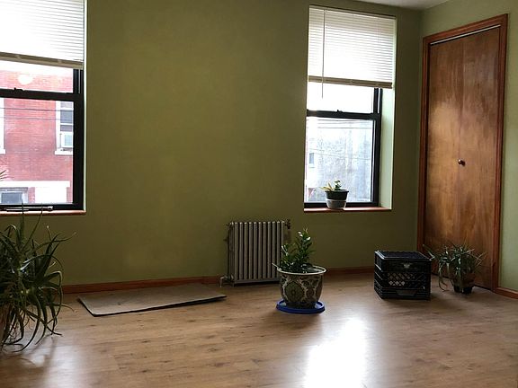 5th image of 521 Dickinson St Floor 2
