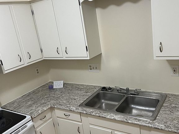 5th image of 2704 Cypress Way APT 10