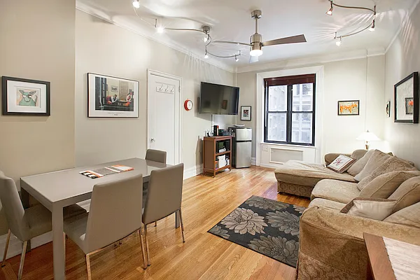 Sold by Taylor Real Estate Group, LLC | media 17