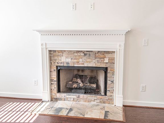 5th image of 430 Appleford Rd