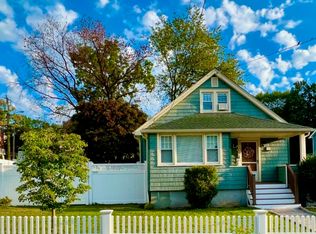 89 Pine Hill Ave, Stamford, CT 06906