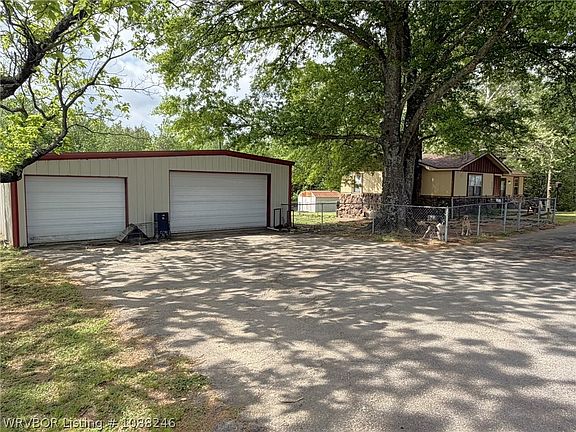 3rd image of 6001 Military Rd