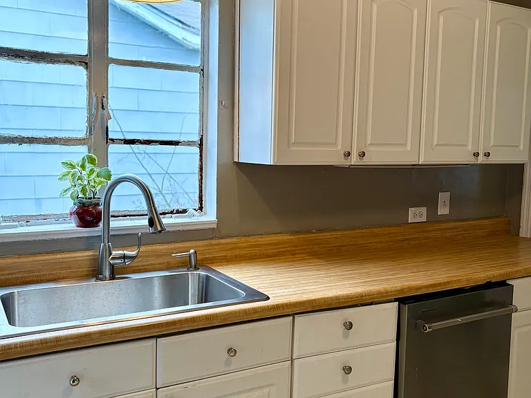 5513 Avenue P — Photo 11