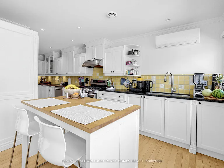 96 Whitehall Rd — Photo 17