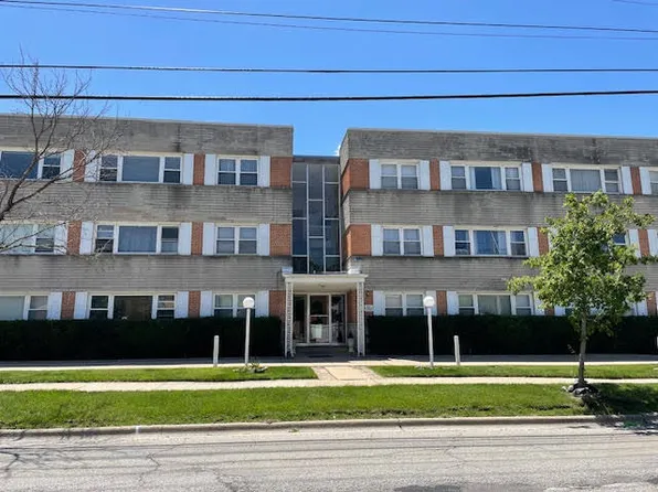 4949 Church St APT 301, Skokie, IL 60077