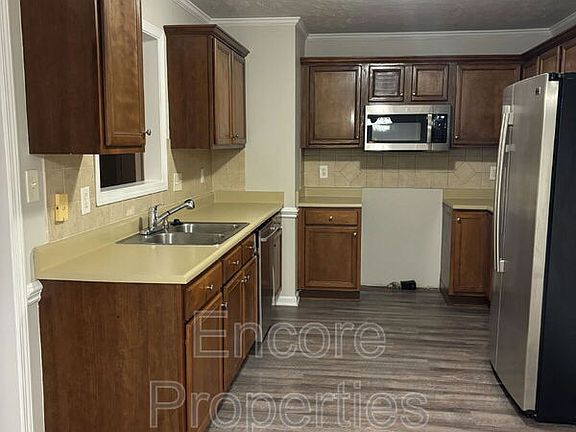 4th image of 2507 Crumpler Dr
