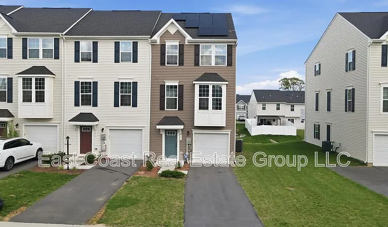 105 Dripping Spring Dr — Photo 2