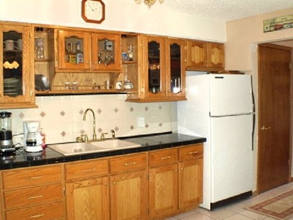 3rd image of 864 Richmond Way