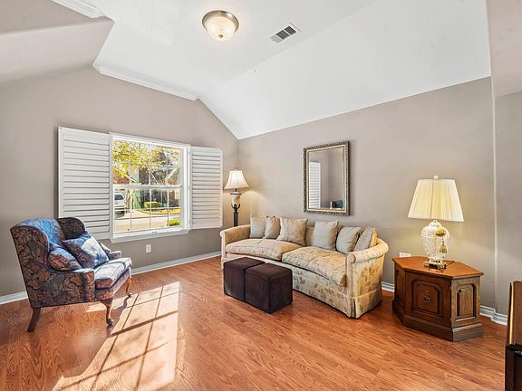 5th image of 15246 Scenic Woodland Dr