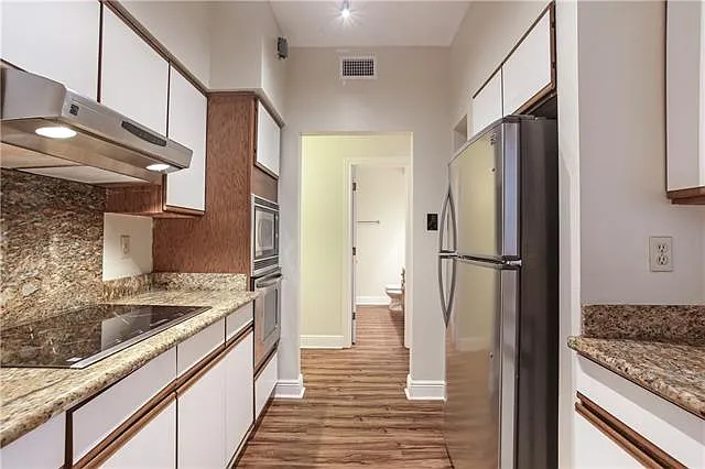 323 Morgan St #G — Photo 9