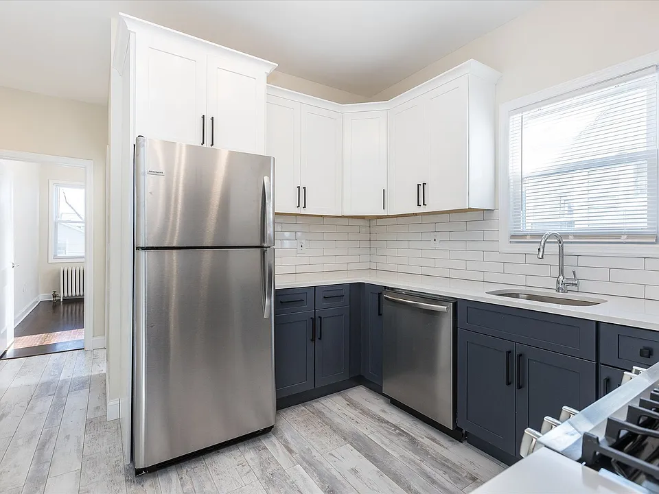 31 Jefferson Avenue #2