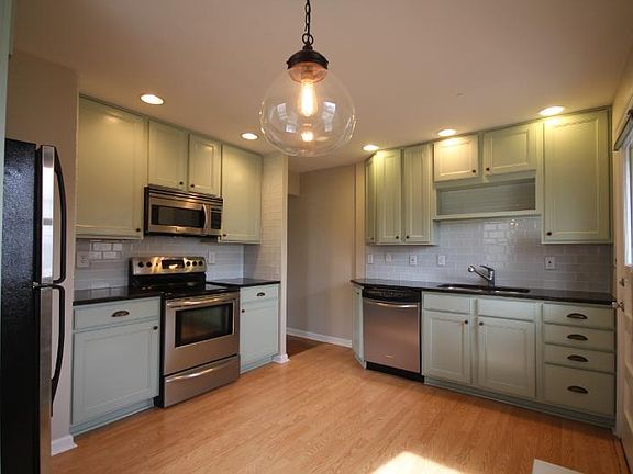 5th image of 1478 Elmwood Ave