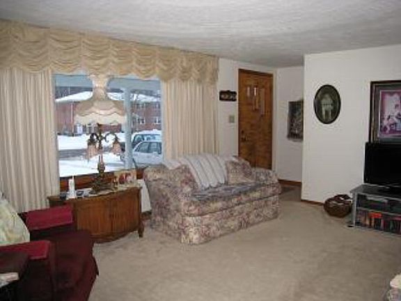 2nd image of 383 Apple Ln