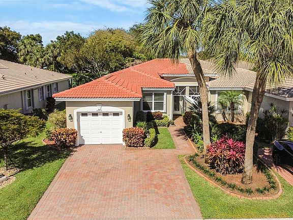 3rd image of 5743 Emerald Cay Terrace