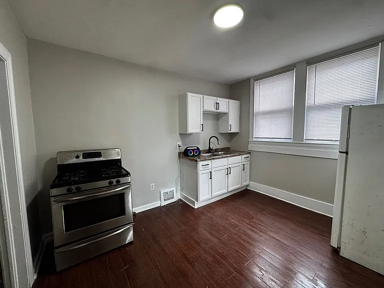 395 E 152 ST — Photo 30