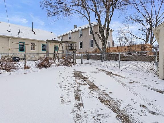 5th image of 3551 Lyndale Ave N