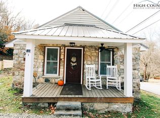 123 NW Old Turnpike Rd, Banner Elk, NC 28604