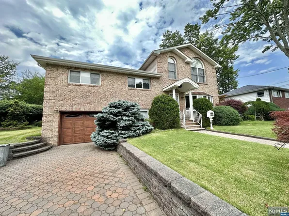 28 Hazel St, Dumont, NJ 07628