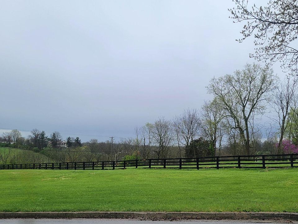 2nd image of 100 Colony Blvd