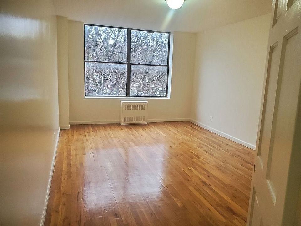 1st image of 284 Eastern Pkwy #22I