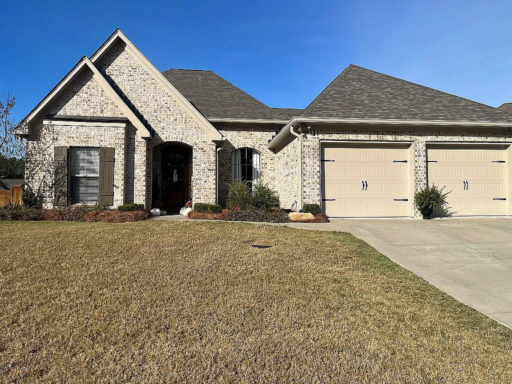 912 Willow Grande Cir photo 1