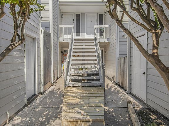 3rd image of 19 Hideaway Dr #19