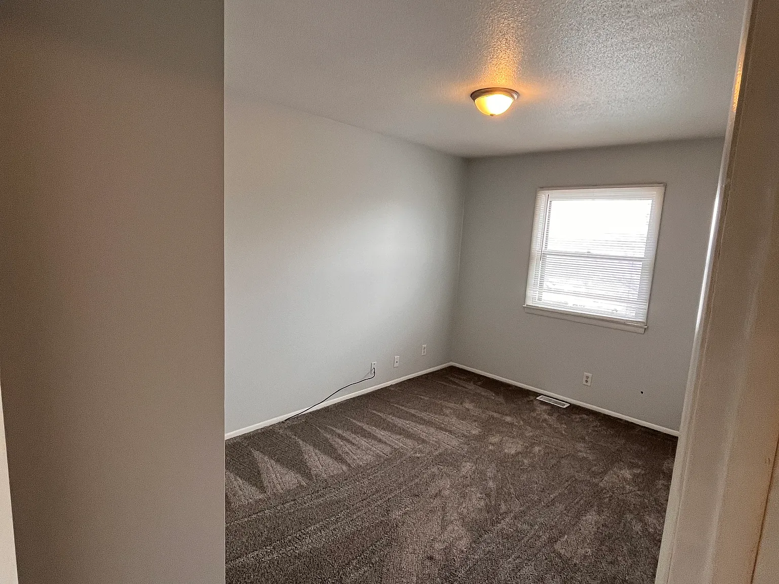 3 bed, 1442 sqft, $1,800 — Photo 2